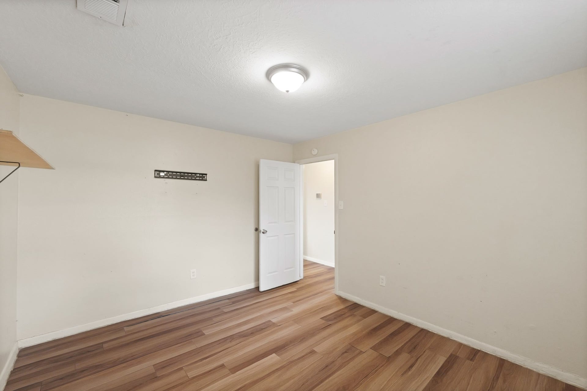 515 Lloyd Lane, Baytown, TX 77521