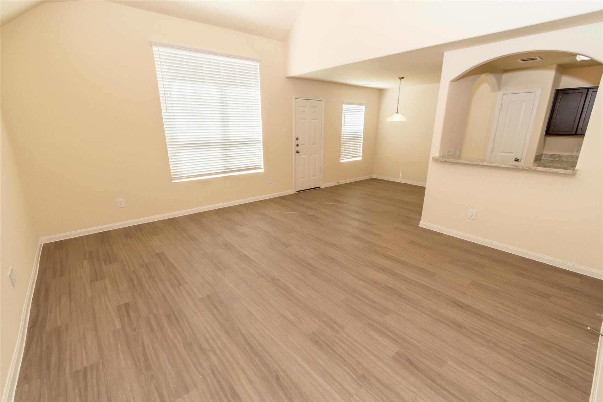 3947 Richey Silver Road, Houston, TX 77014 Photos may be representative of the floor plan and not the exact home. Finishes, layout, and features of the actual property for lease may vary.