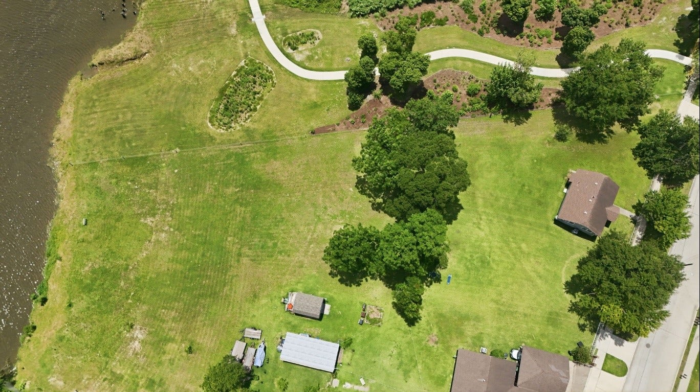 7912 Brays Street, Houston, TX 77012 7912 Brays Street, Houston, TX 77012
