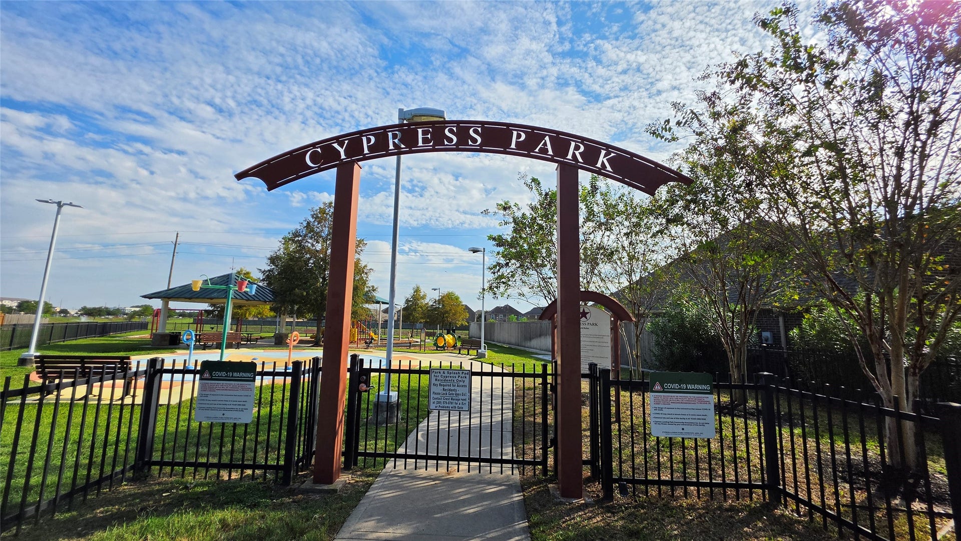 The Community Park offers a Splash Pad, Covered Pavilion, Playground, Swings & more!