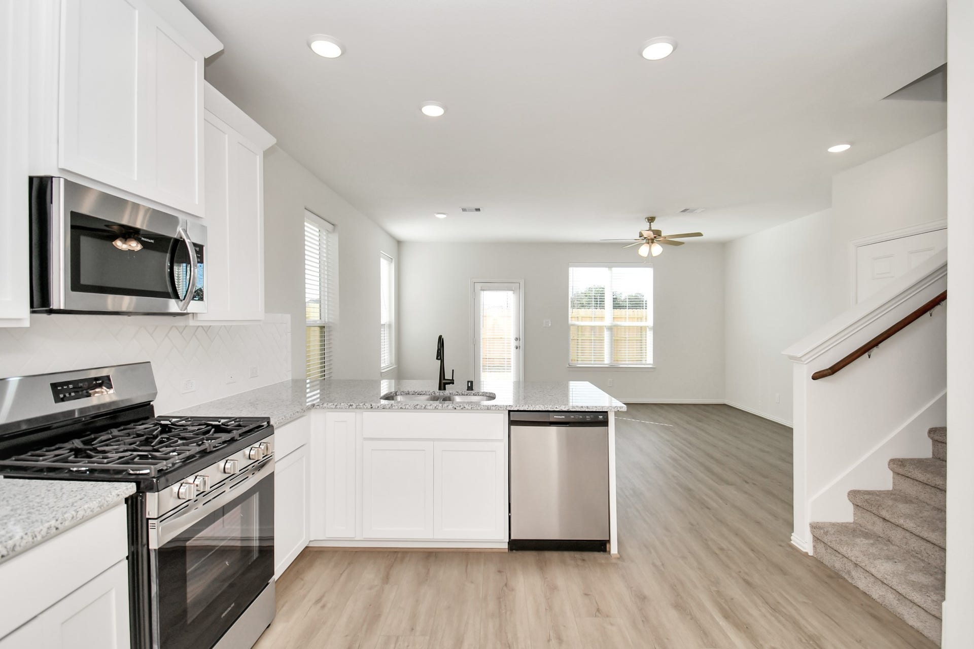 1534 Revolution Way, Missouri City, TX 77459