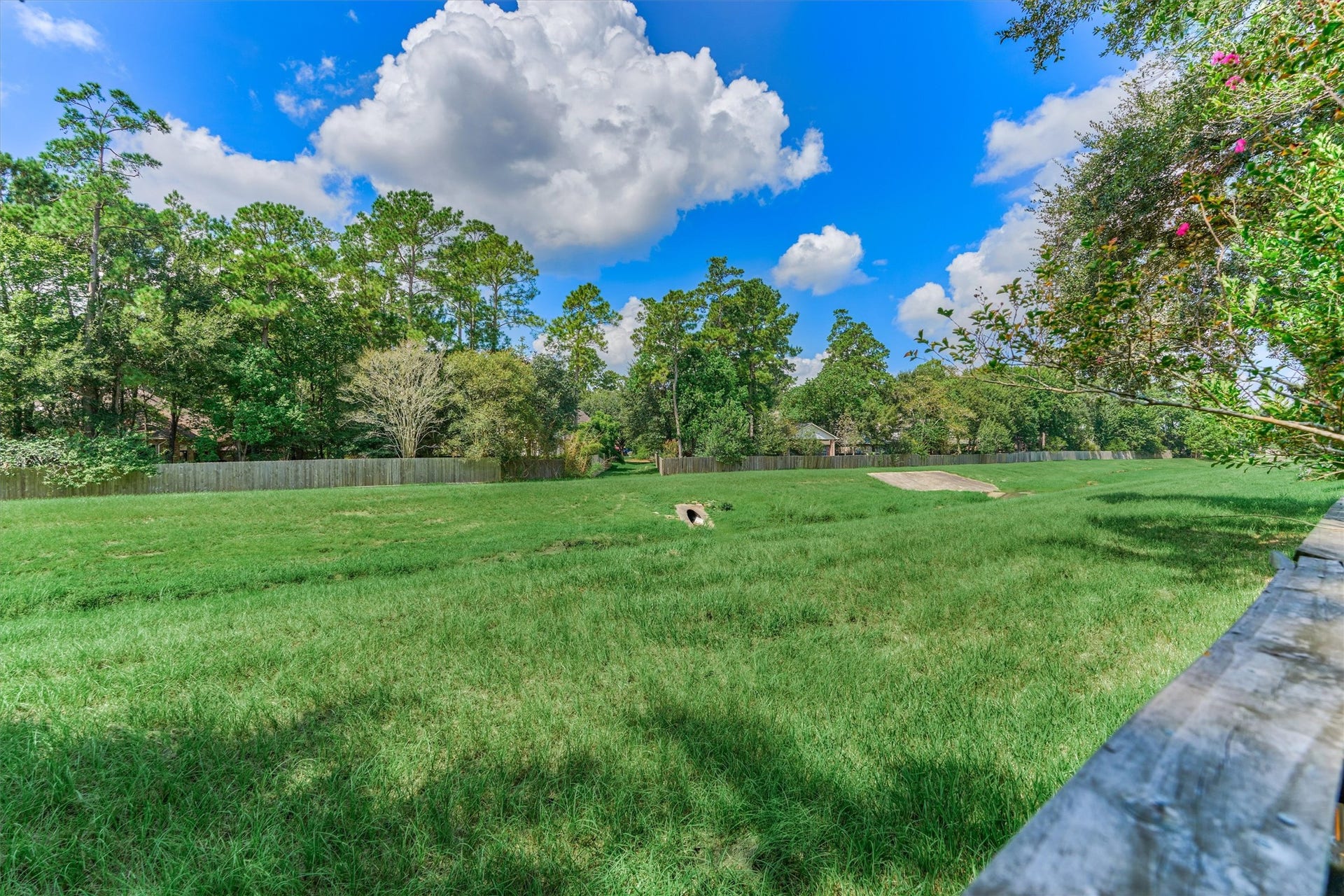 11 Vinca Trail, The Woodlands, TX 77382 11 Vinca trail sits on a peaceful street and greenbelt lot. Zoned to the exceptional Buckalew elementary school, Mitchell Intermediate and The Woodlands High School.
