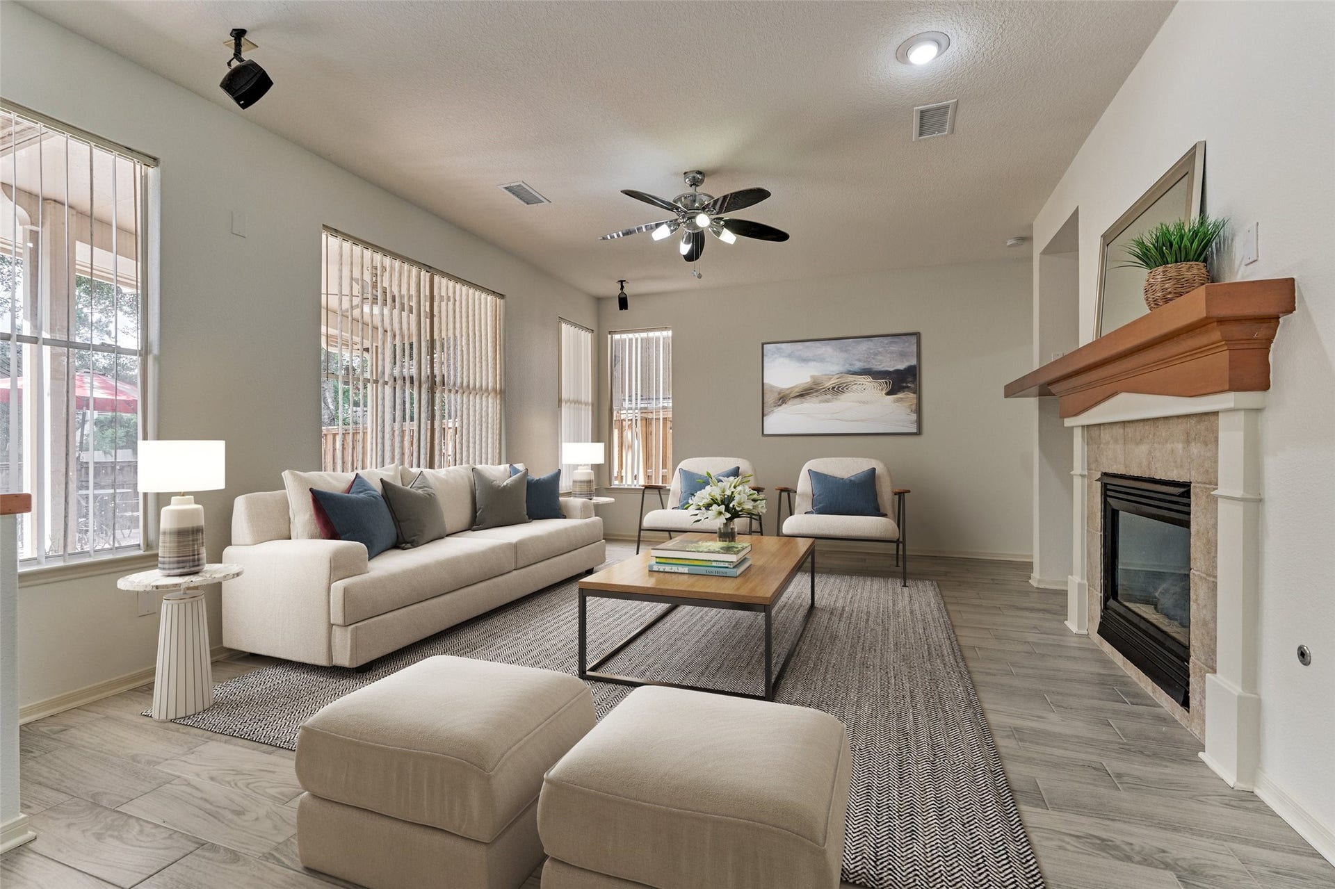 11 Vinca Trail, The Woodlands, TX 77382 Family room with views to the backyard area.