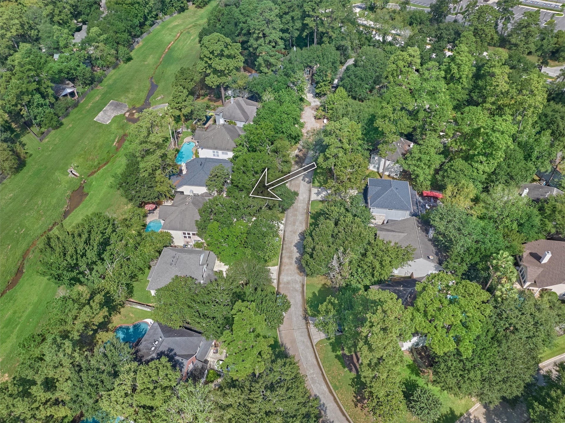 11 Vinca Trail, The Woodlands, TX 77382 11 Vinca Trail is located in the Sundance neighborhood in Alden Bridge. This popular community has only one entry access point, hike and bike trails and a neighborhood park for the kids. Located near shopping, dining and amenities.