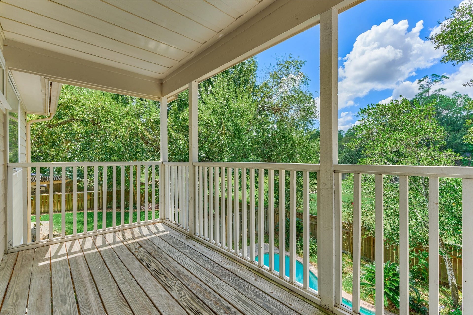11 Vinca Trail, The Woodlands, TX 77382 Game room up. This room has double doors for added porivacy.