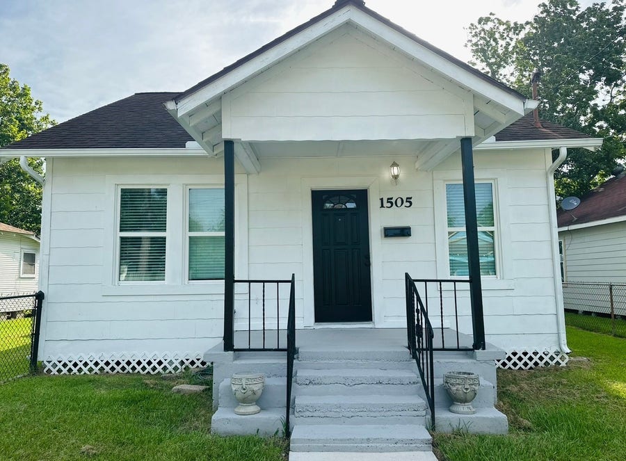Property photo for 1505 Yupon Street, Baytown, TX