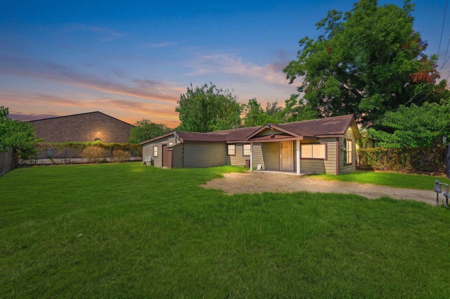 Property photo for 1420 Duff Lane, Houston, TX