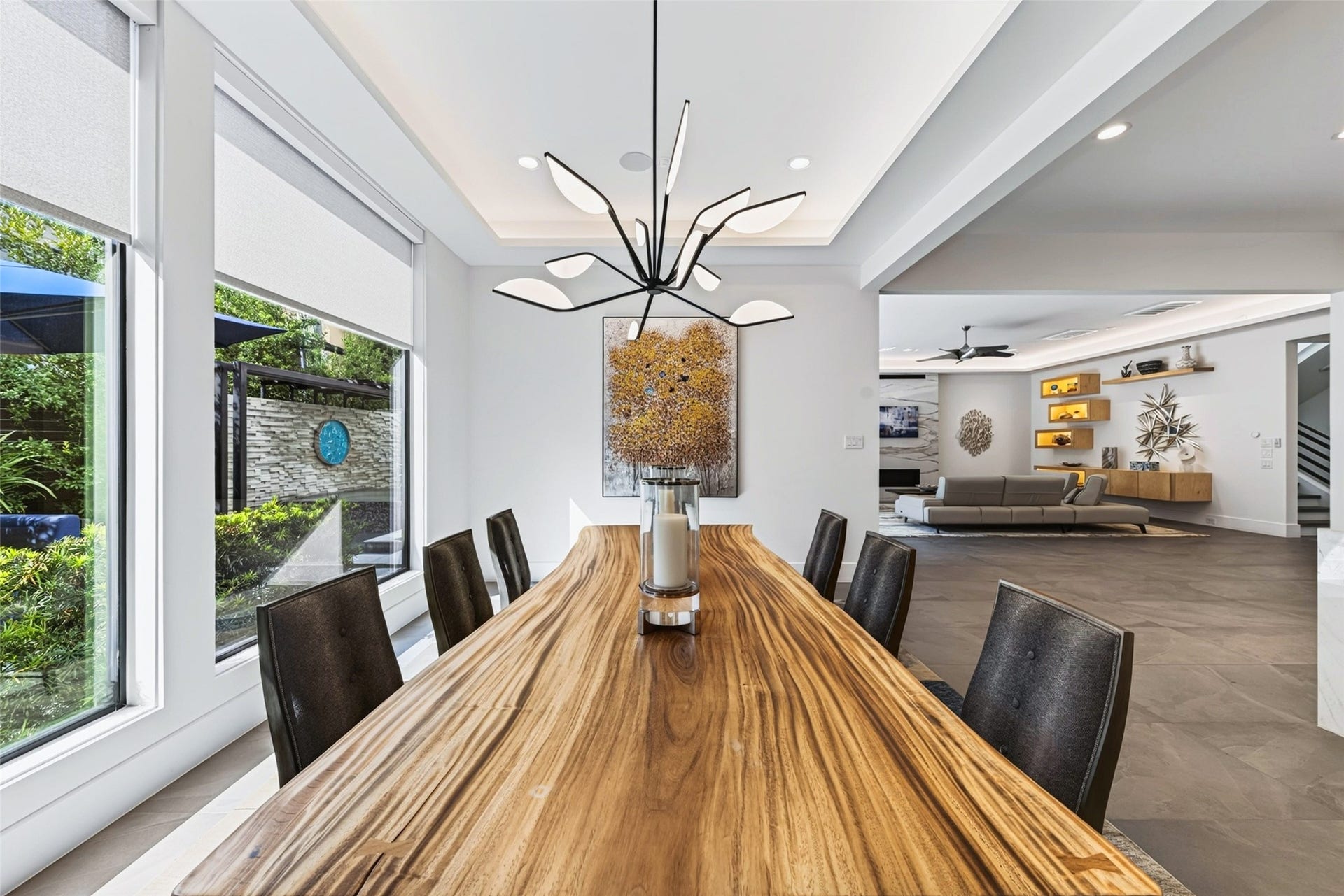1716 Driscoll Street, Houston, TX 77019 Every angle of this home feels like a showcased art piece.