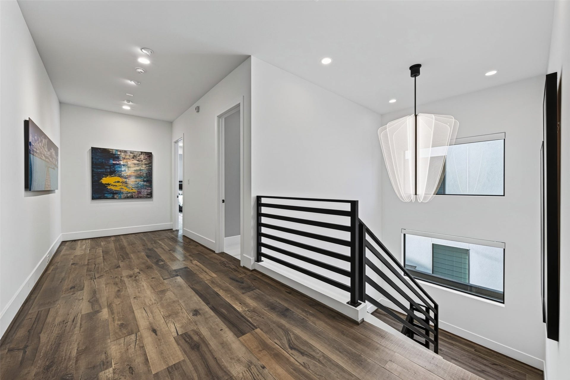 1716 Driscoll Street, Houston, TX 77019 The primary suite it separated form the secondary bedrooms providing privacy.