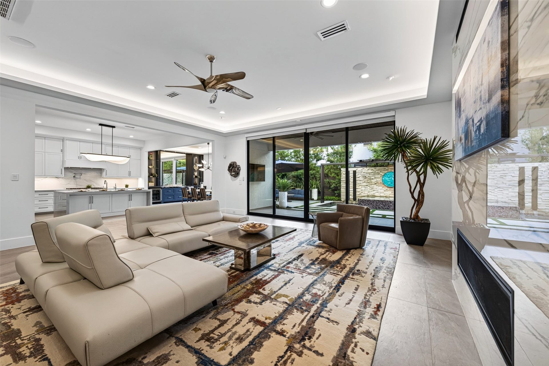 1716 Driscoll Street, Houston, TX 77019 This 2023 home was built by Vendome Developments and has been significantly improved and impeccably maintained.