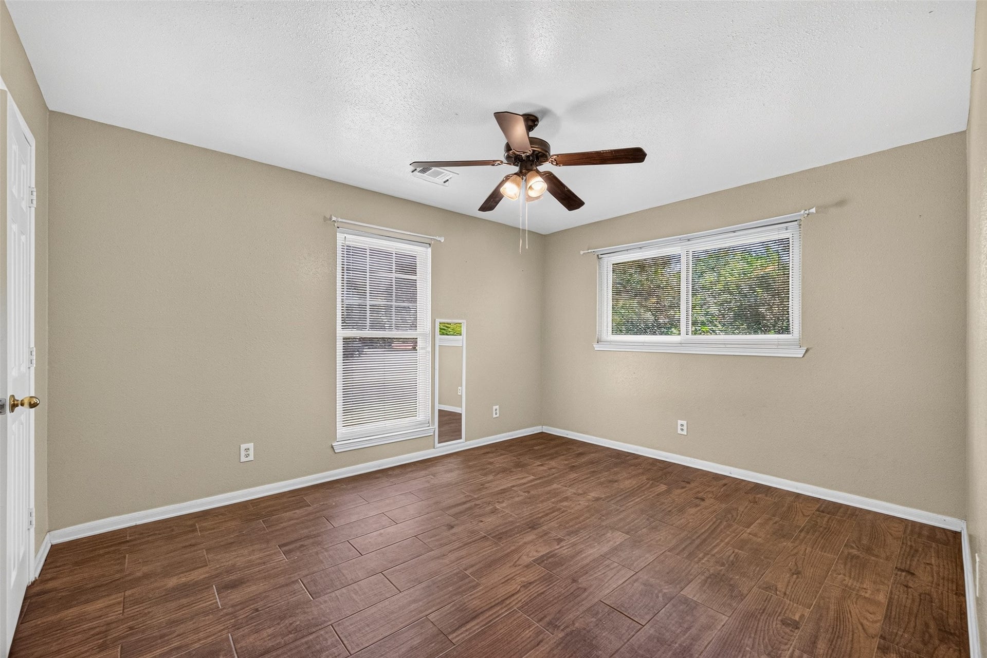 12915 33rd 1/2 Street, Santa Fe, TX 77510 12915 33rd 1/2 Street, Santa Fe, TX 77510
