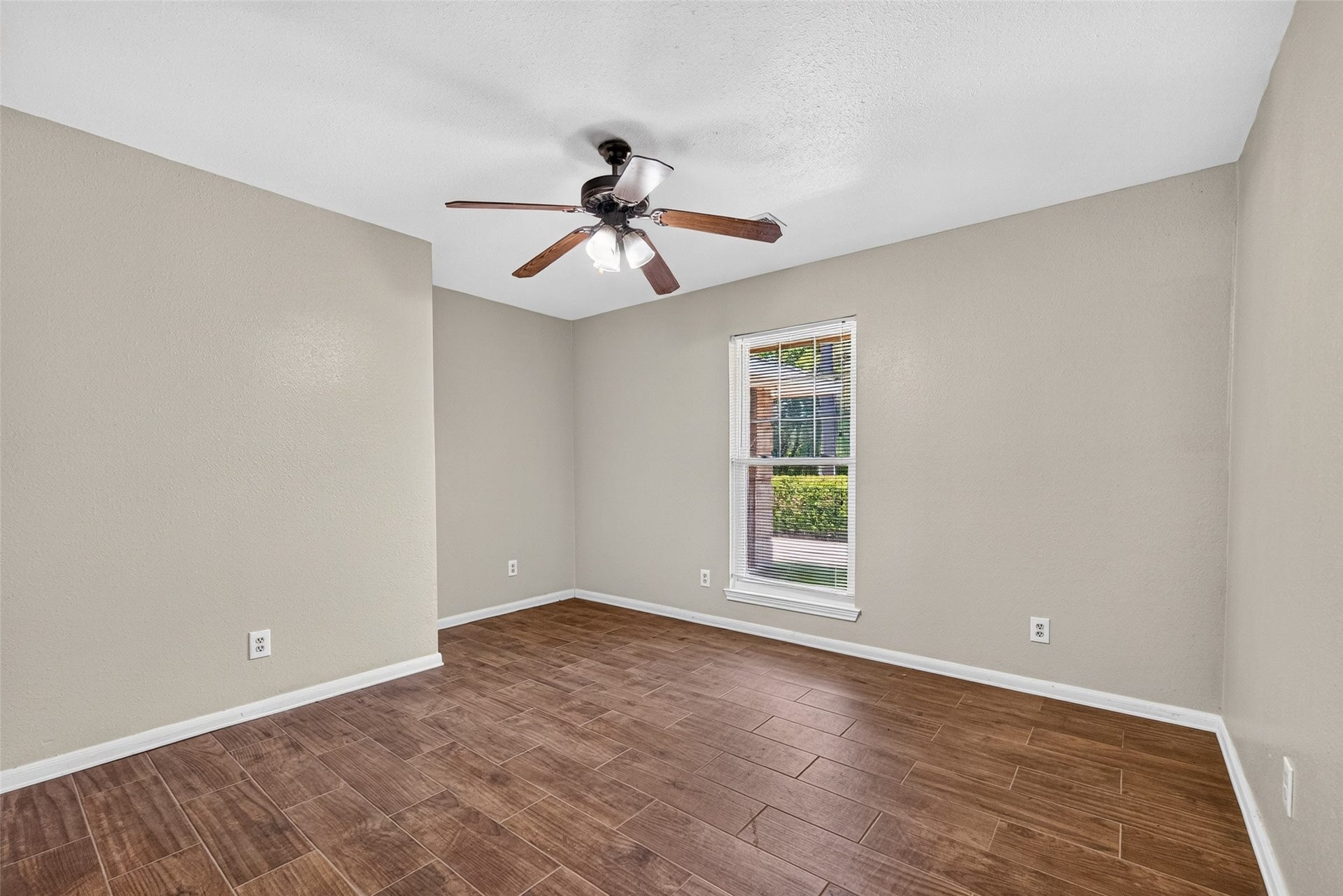 12915 33rd 1/2 Street, Santa Fe, TX 77510 12915 33rd 1/2 Street, Santa Fe, TX 77510