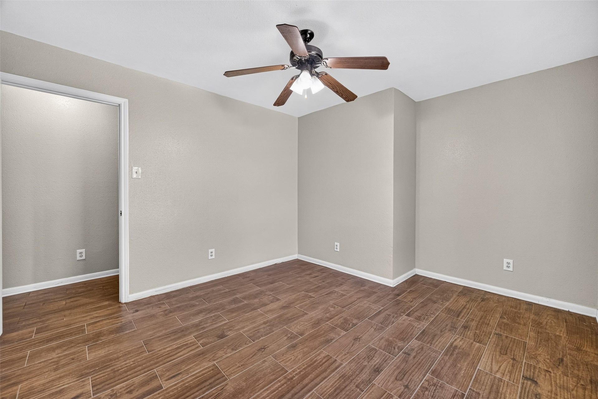 12915 33rd 1/2 Street, Santa Fe, TX 77510 12915 33rd 1/2 Street, Santa Fe, TX 77510
