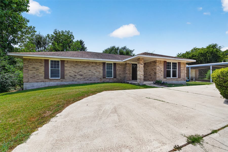 Property photo for 12915 33rd 1/2 Street, Santa Fe, TX