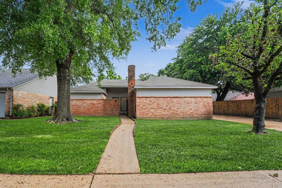 Property photo for 6210 Saint Anne Forest Drive, Houston, TX