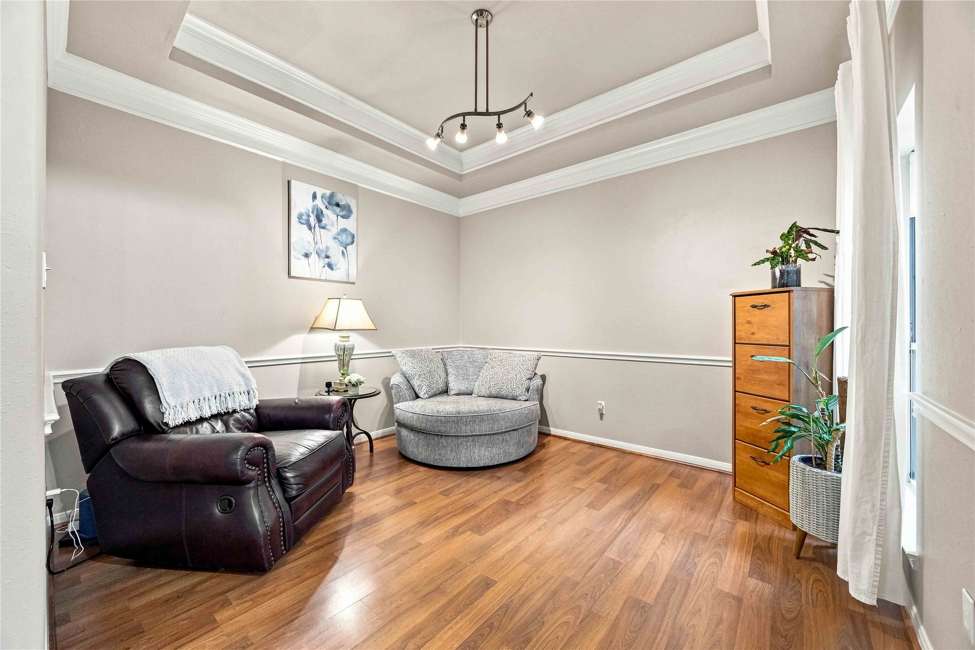4118 Laurette Court, Sugar Land, TX 77479 Versatile flex space, perfect for a home office, playroom, fitness area, cozy reading retreat or formal dining room. Whatever suits your lifestyle!