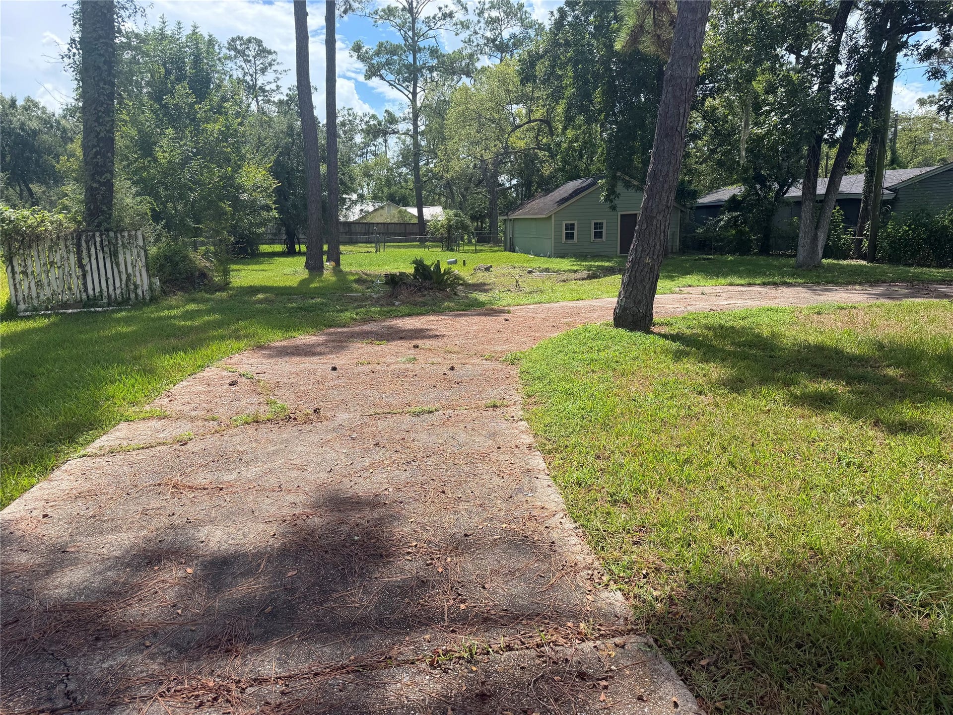 1510 Deats Road, Dickinson, TX 77539 1510 Deats Road, Dickinson, TX 77539
