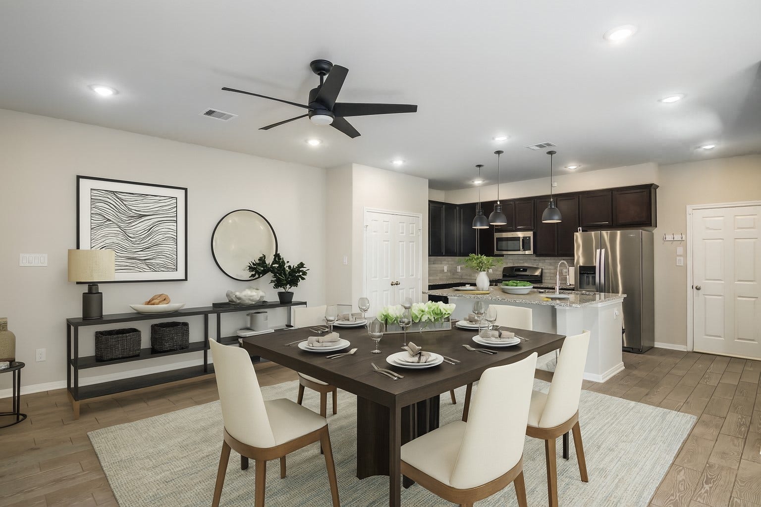 517 N 6th Street, La Porte, TX 77571 A virtually staged dining area gives you perspective and inspiration on how to transform this space into a stylish, inviting setting for everyday meals and memorable gatherings.