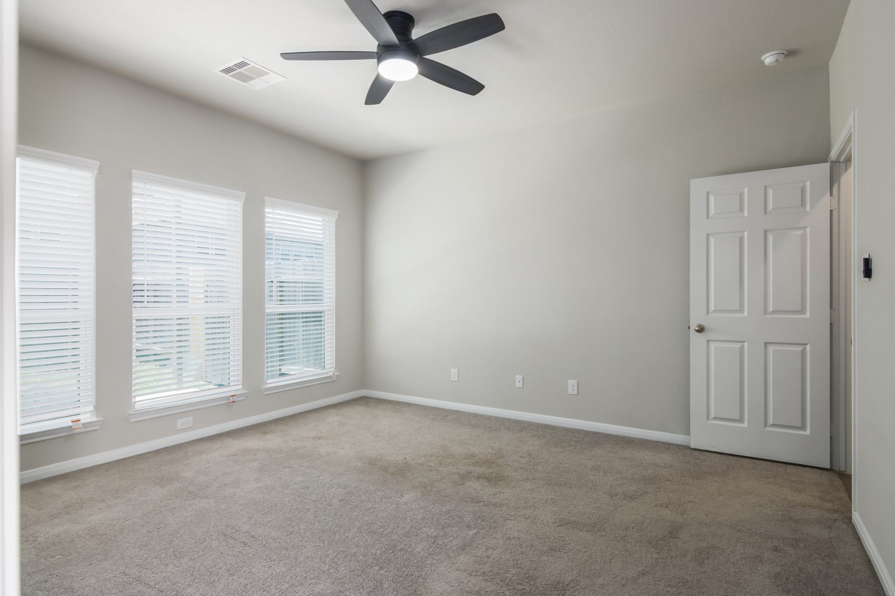 517 N 6th Street, La Porte, TX 77571 517 N 6th Street, La Porte, TX 77571