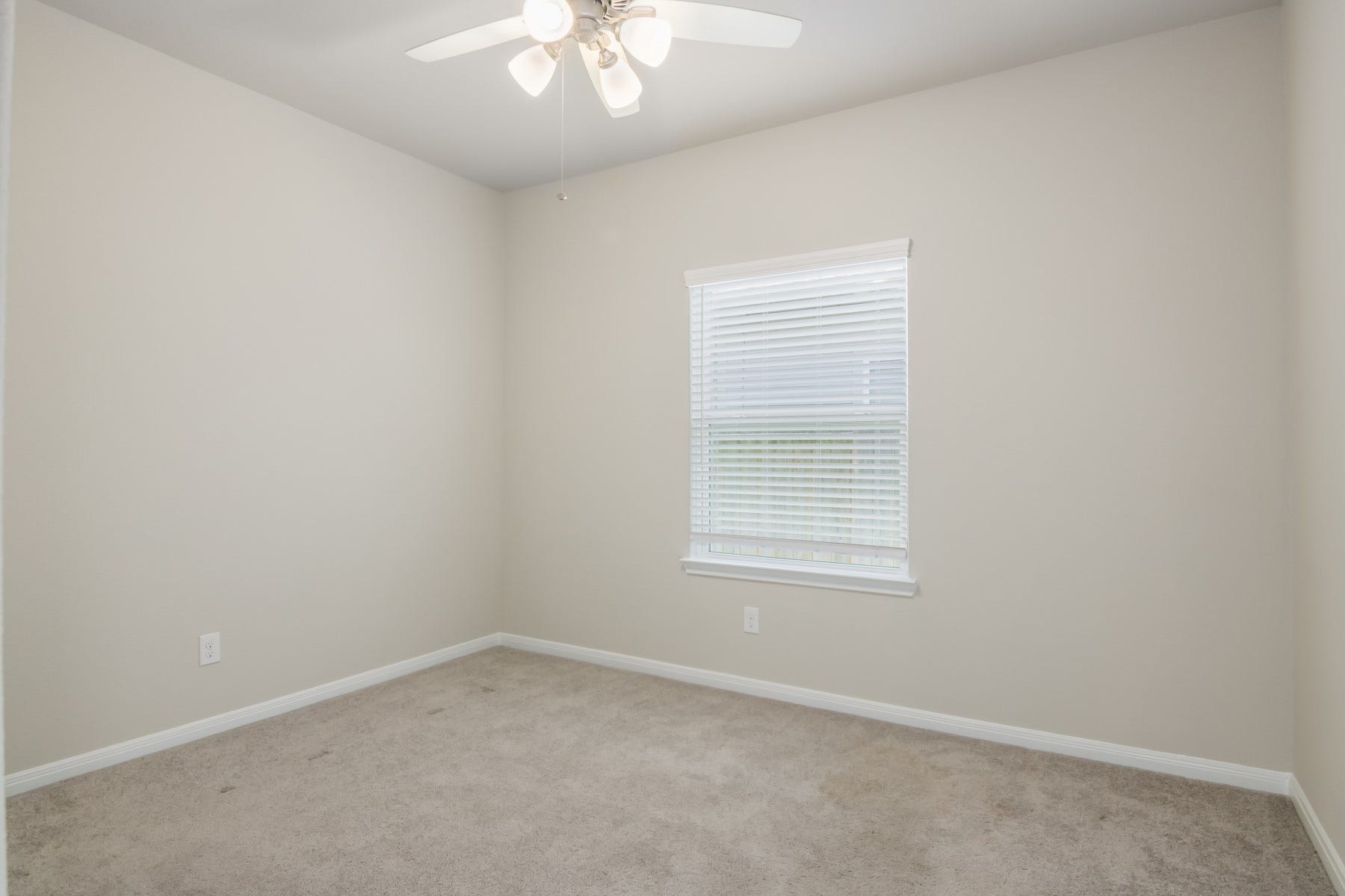 517 N 6th Street, La Porte, TX 77571 517 N 6th Street, La Porte, TX 77571