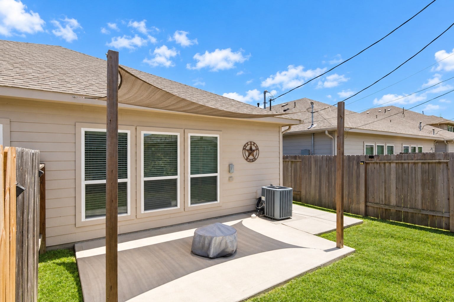 517 N 6th Street, La Porte, TX 77571 517 N 6th Street, La Porte, TX 77571