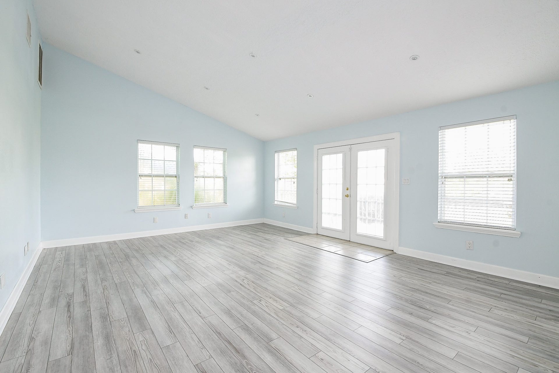 1615 Railroad Avenue, San Leon, TX 77539 1615 Railroad Avenue, San Leon, TX 77539