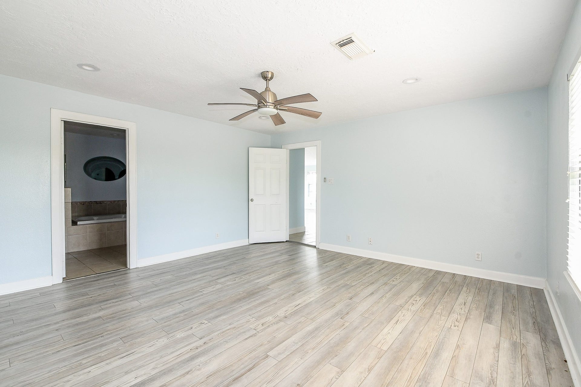 1615 Railroad Avenue, San Leon, TX 77539 1615 Railroad Avenue, San Leon, TX 77539