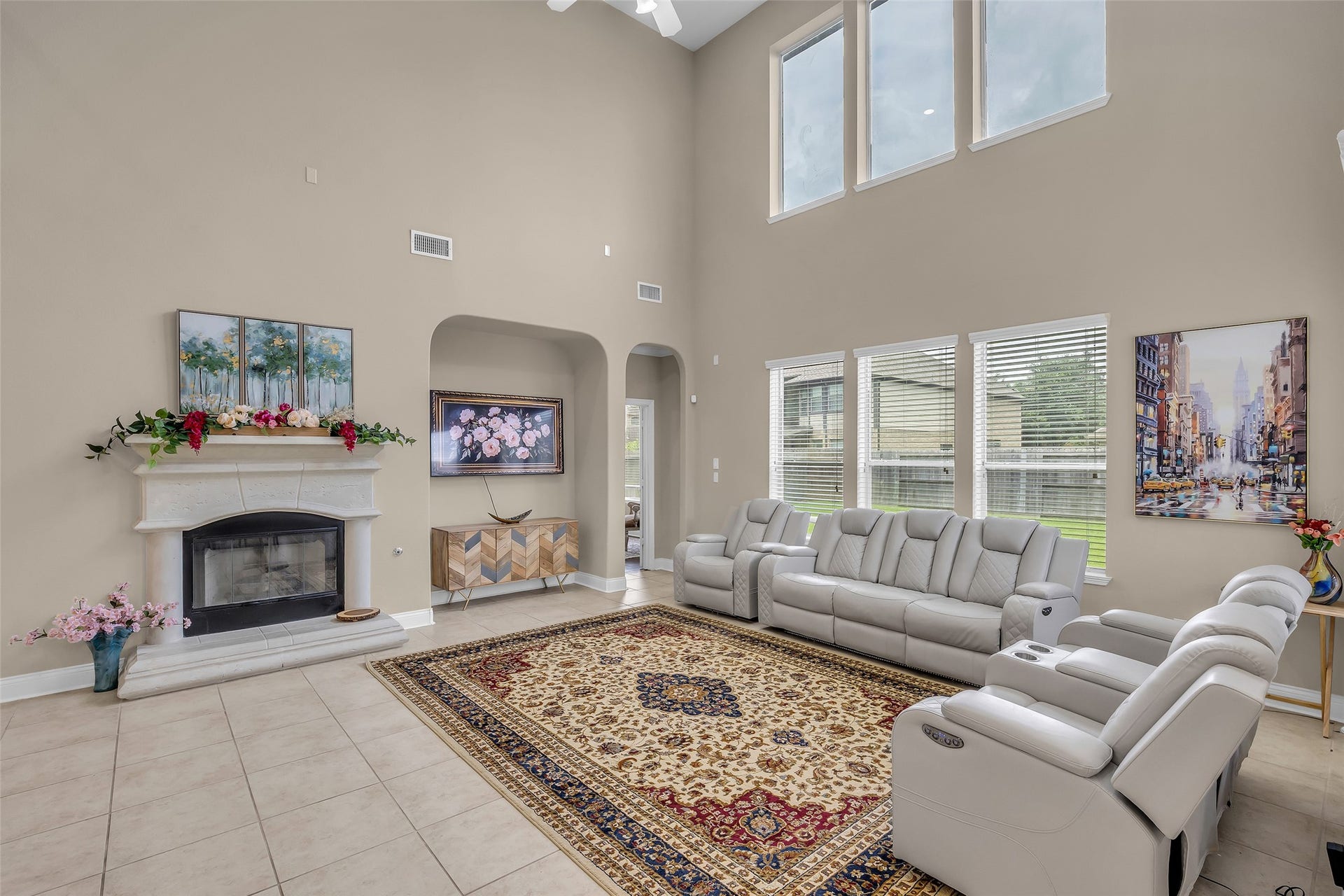 3314 Sussex Way, Friendswood, TX 77546 Living Room.