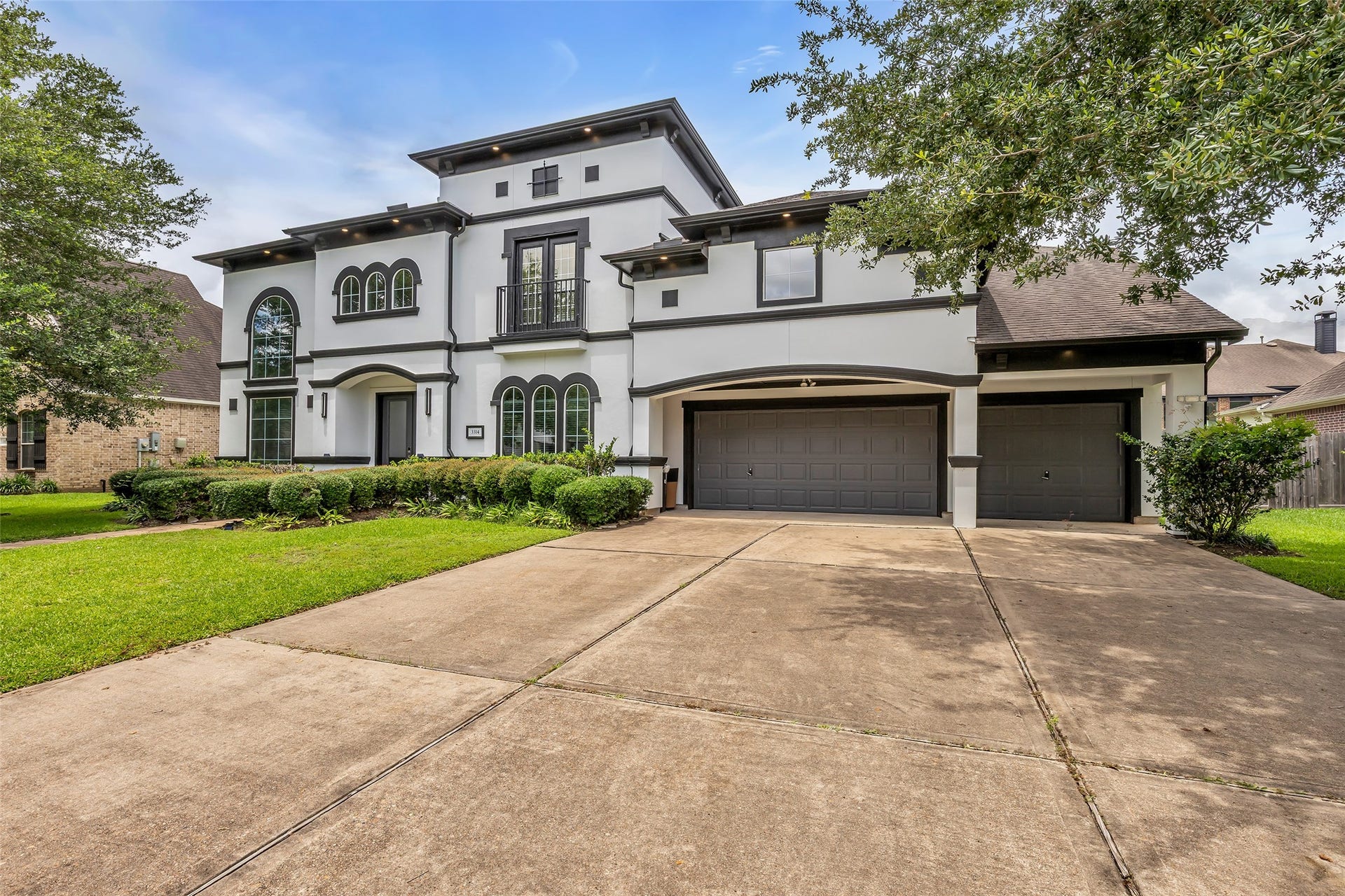3314 Sussex Way, Friendswood, TX 77546 This home features eye-catching curb appeal and a stunning front view that makes a lasting first impression.