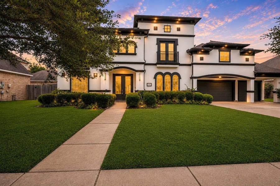 Property photo for 3314 Sussex Way, Friendswood, TX
