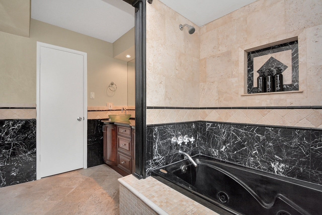9811 Rocktree Drive, Houston, TX 77040