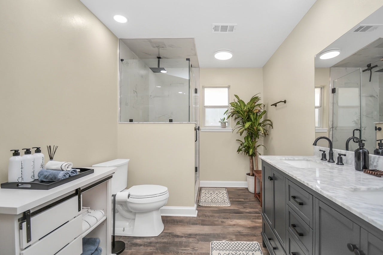 9811 Rocktree Drive, Houston, TX 77040