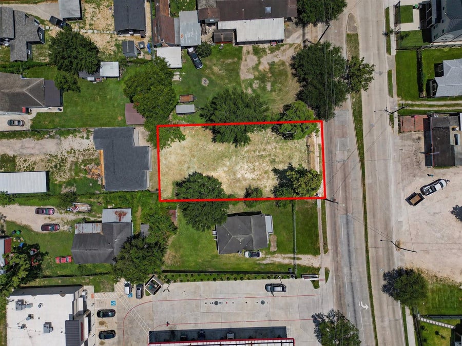 Property photo for 611 E Crosstimbers Street, Houston, TX
