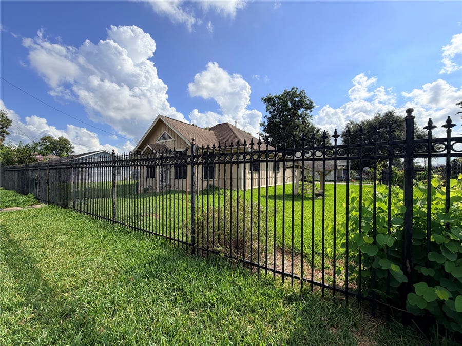 Property photo for 3402 Cochran Street, Houston, TX