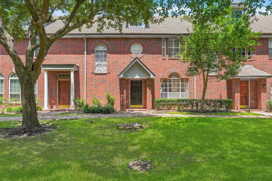 Property photo for 1321 El Camino Village Drive, Webster, TX