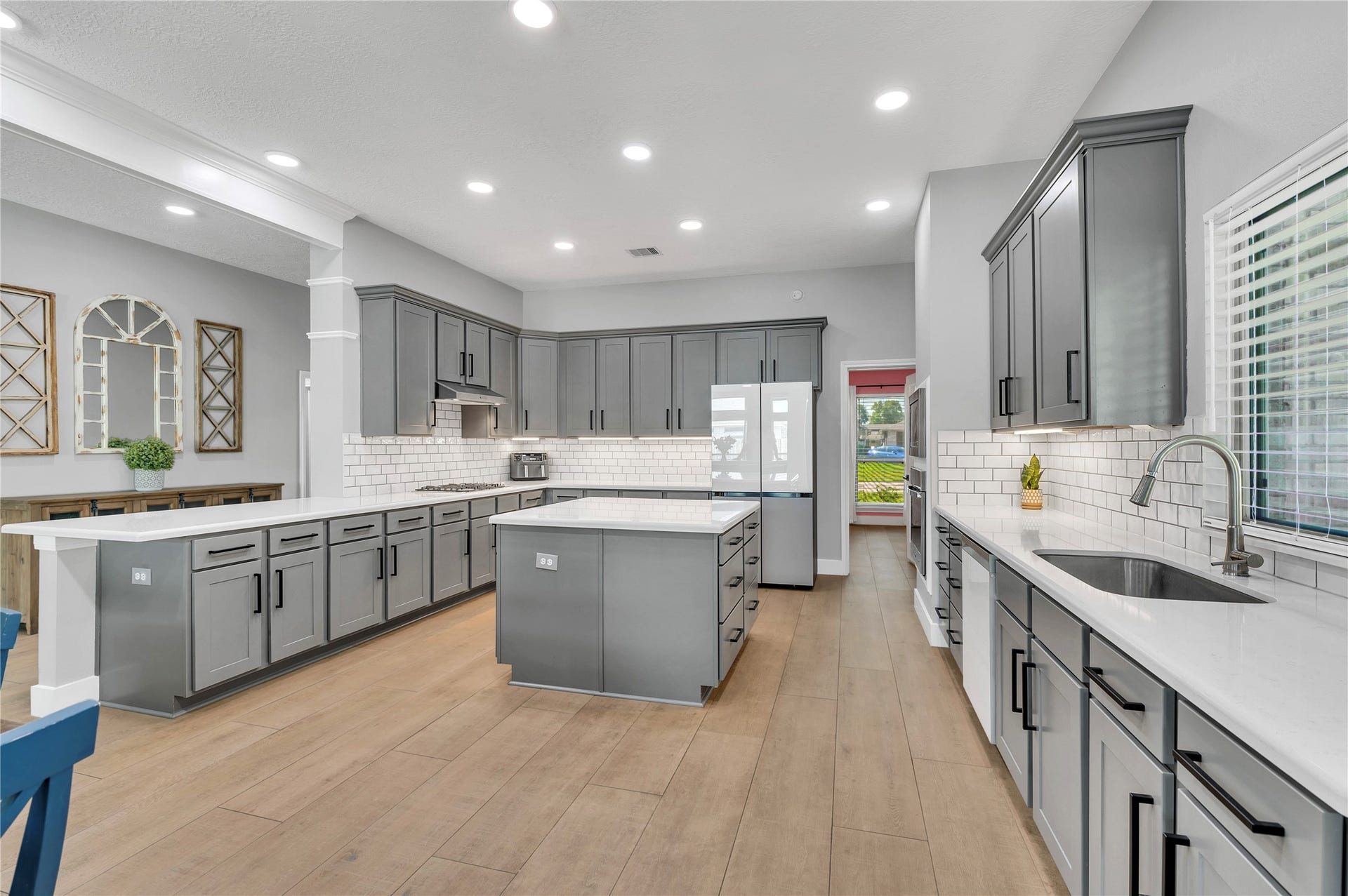 2110 Wikiup Street, Dickinson, TX 77539 2110 Wikiup Street, Dickinson, TX 77539