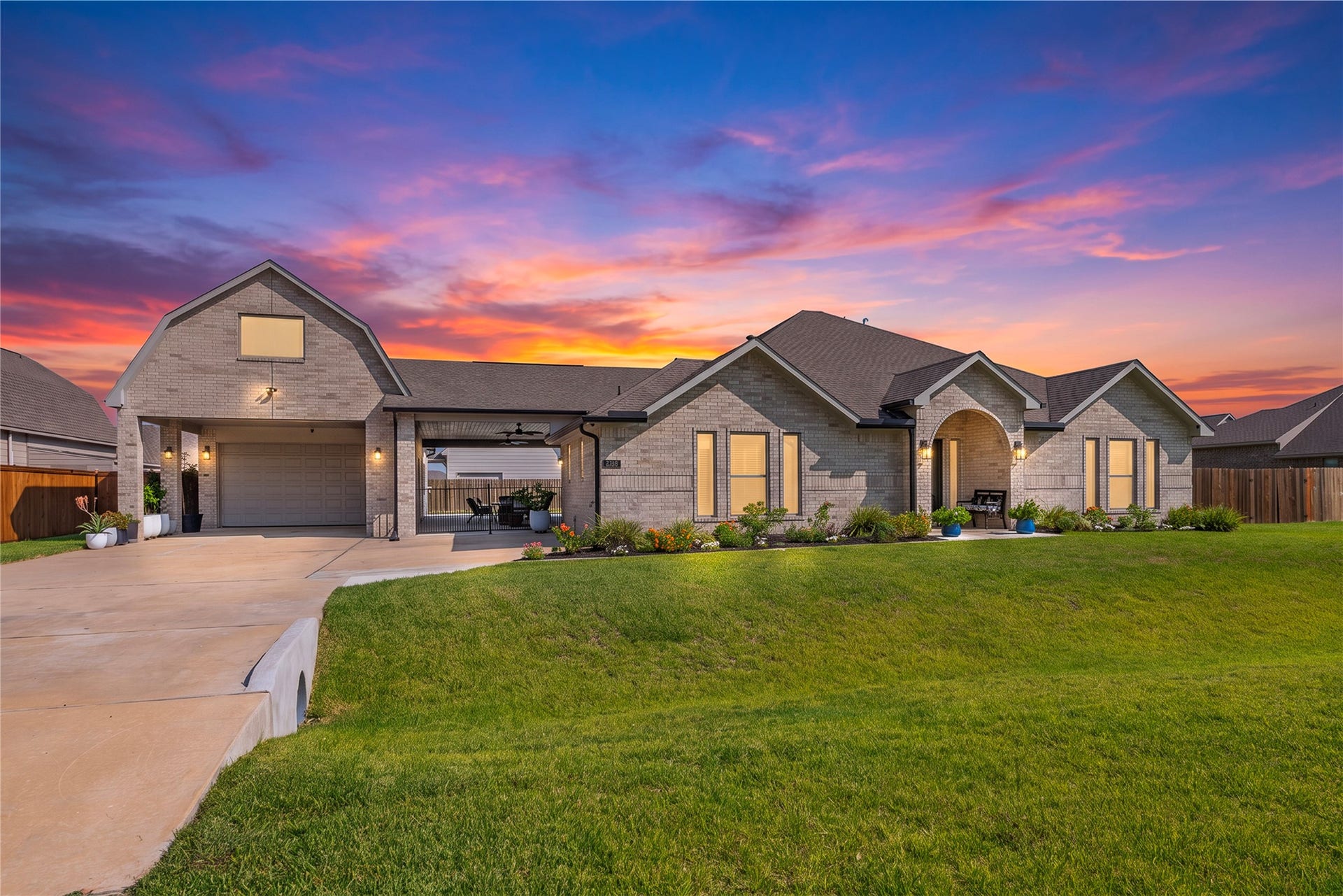 2110 Wikiup Street, Dickinson, TX 77539 2110 Wikiup Street, Dickinson, TX 77539