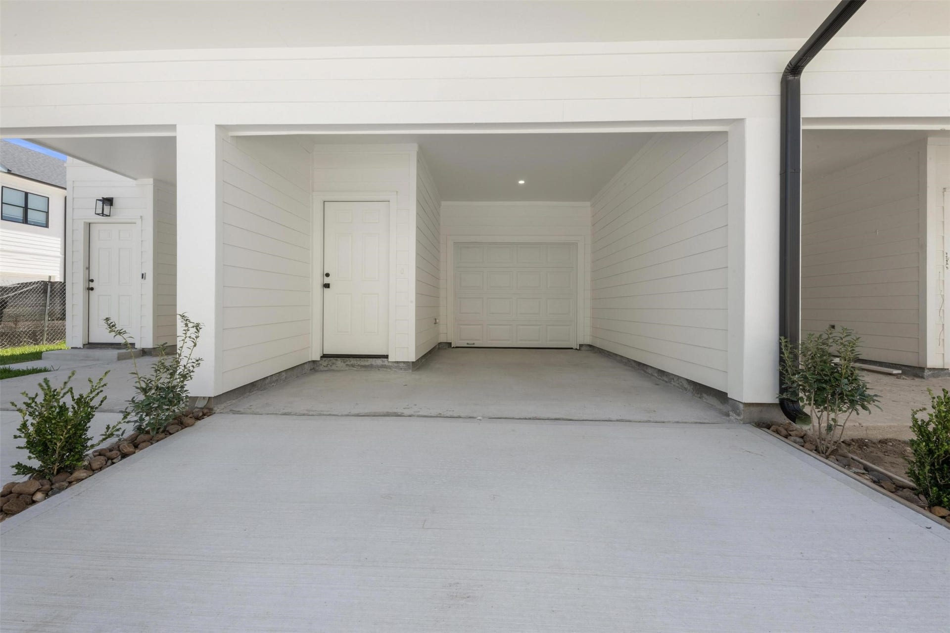 3258 Sauce Pan A/B Way, Katy, TX 77449 Photos are representation of a similar property in another location by the same builder.