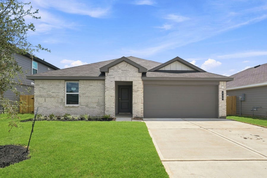 Property photo for 930 Sutherland Falls Street, Conroe, TX