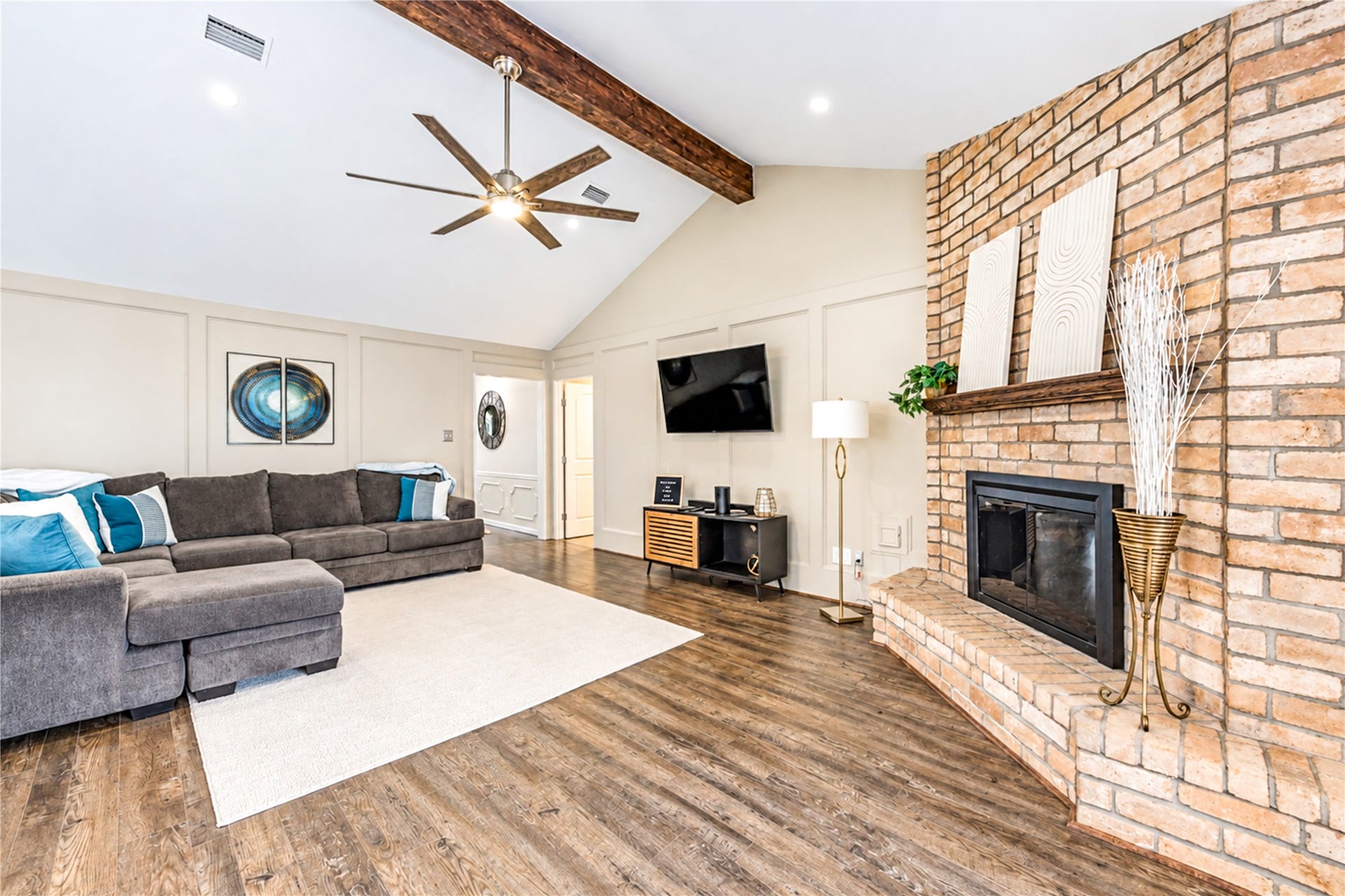 9014 Sabastian Drive, Houston, TX 77083 9014 Sabastian Drive, Houston, TX 77083