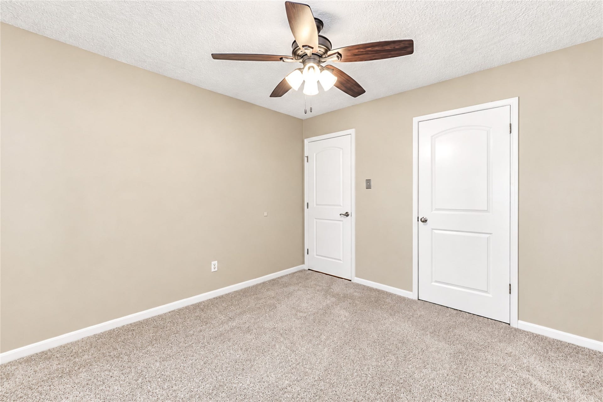 9014 Sabastian Drive, Houston, TX 77083 9014 Sabastian Drive, Houston, TX 77083
