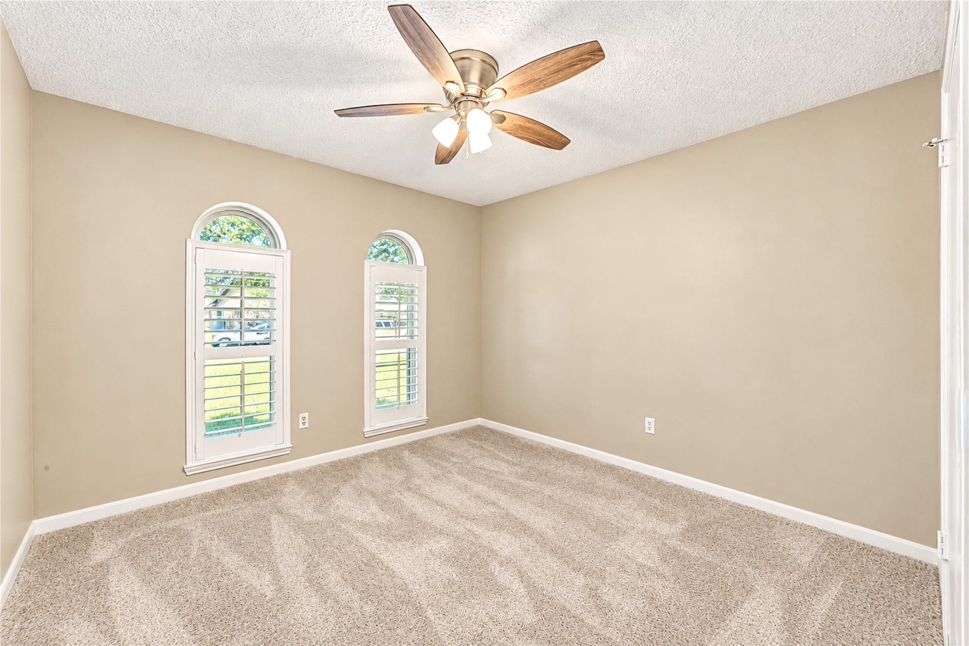 9014 Sabastian Drive, Houston, TX 77083 9014 Sabastian Drive, Houston, TX 77083
