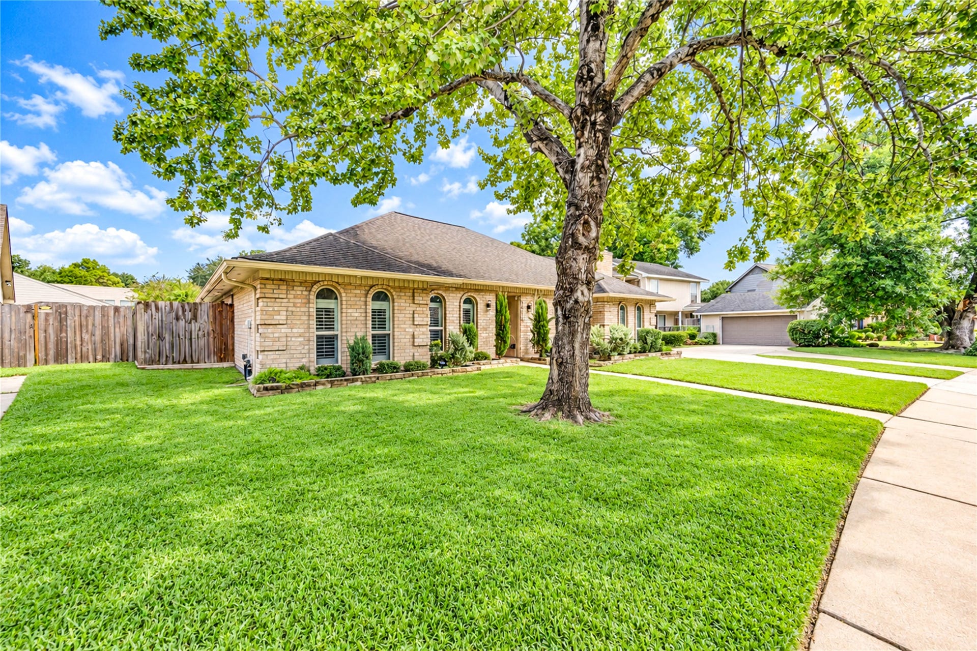 9014 Sabastian Drive, Houston, TX 77083 9014 Sabastian Drive, Houston, TX 77083