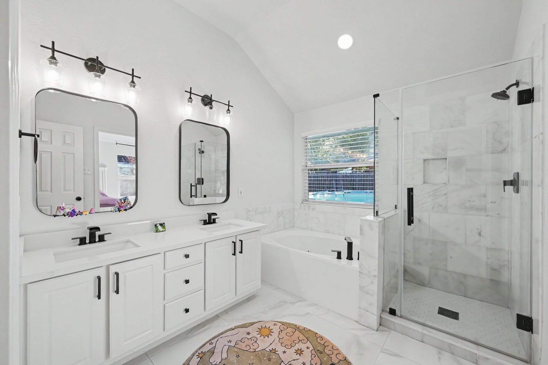 Primary bath