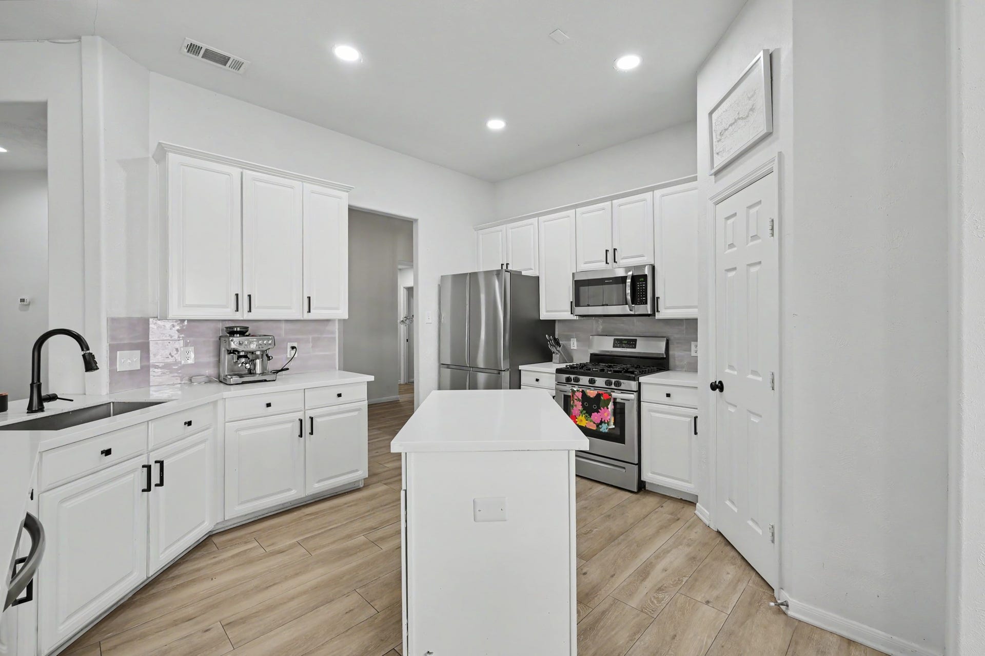 153 S Hollylaurel Circle, The Woodlands, TX 77382