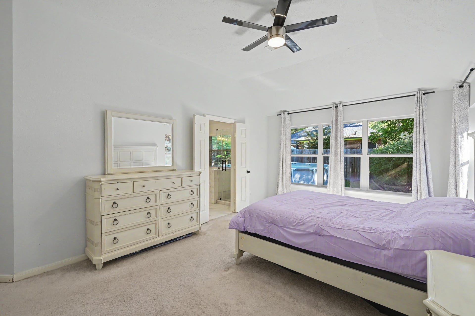 153 S Hollylaurel Circle, The Woodlands, TX 77382