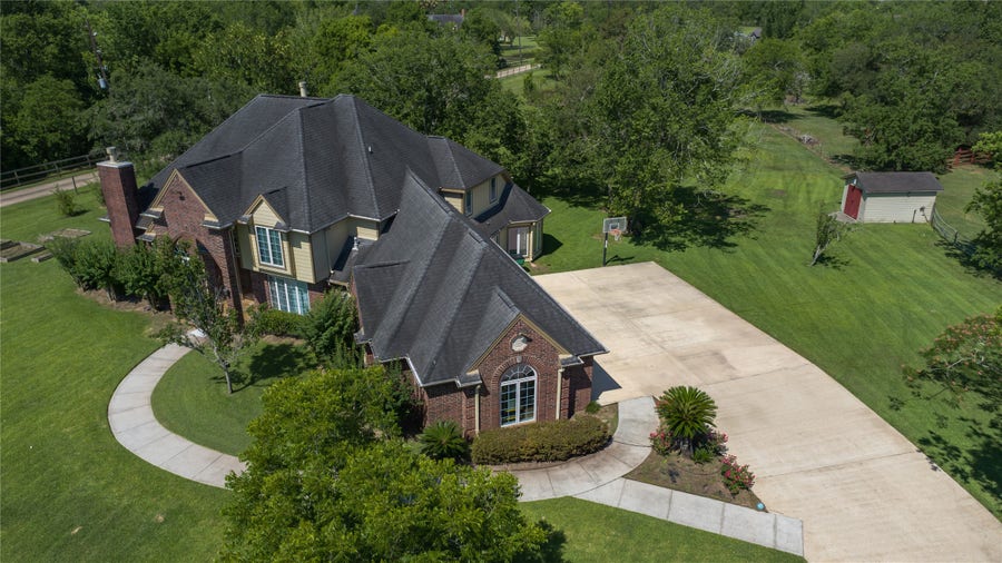 Property photo for 2750 County Road 48, Rosharon, TX