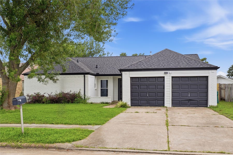Property photo for 3822 Mackinac Lane, Pasadena, TX
