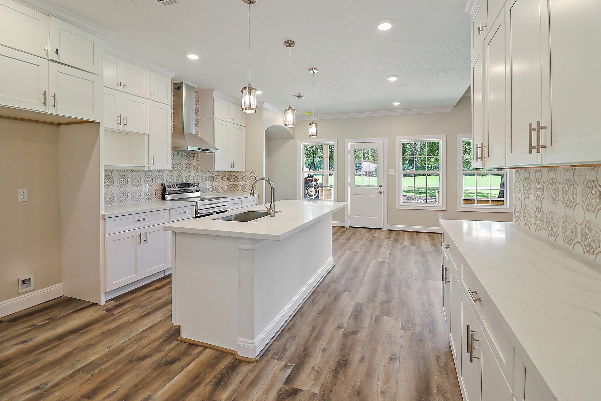 2122 Eagle Point Road, Crosby, TX 77532