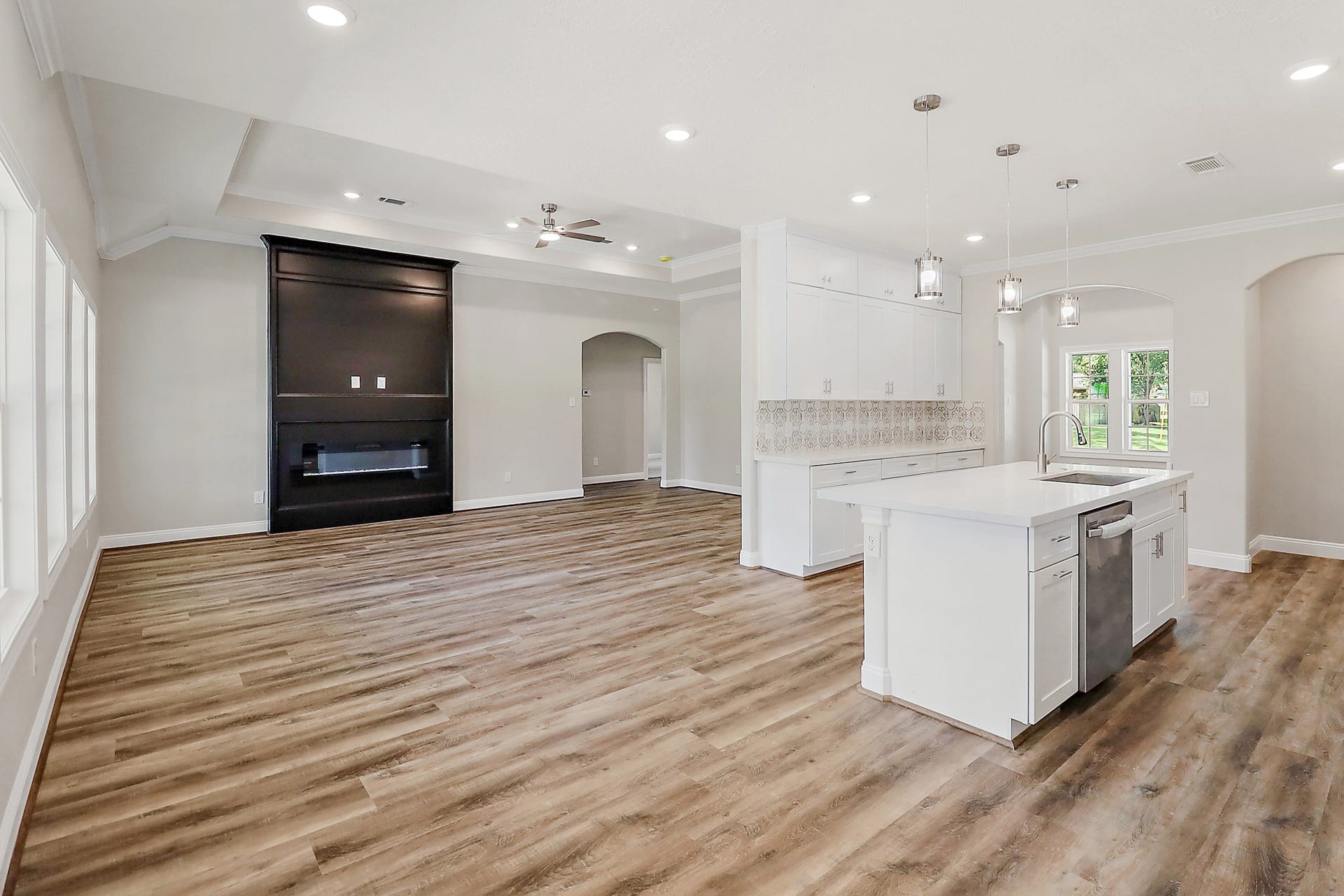 2122 Eagle Point Road, Crosby, TX 77532